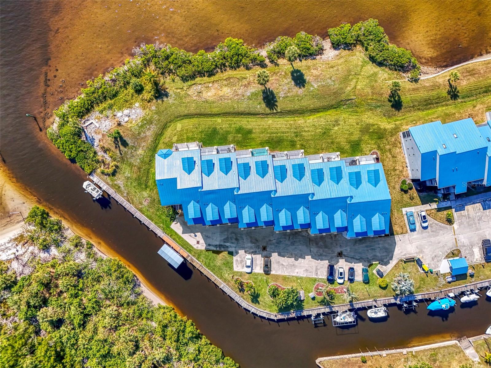 VILLAS AT HARBOUR VILLAGE - Residential