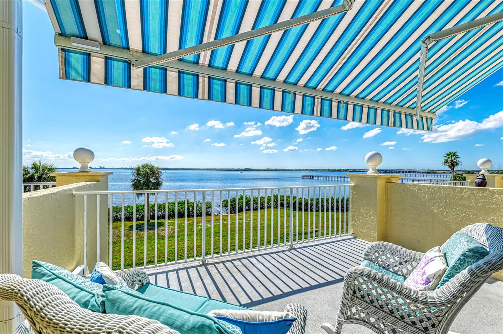 VILLAS AT HARBOUR VILLAGE - Residential