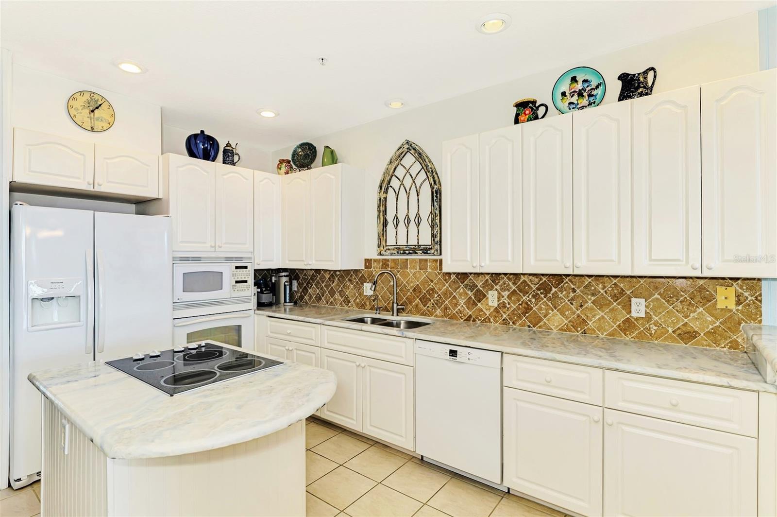 VILLAS AT HARBOUR VILLAGE - Residential