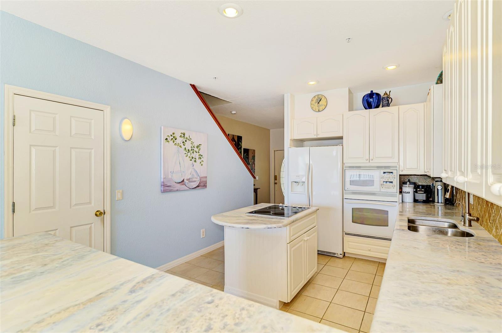 VILLAS AT HARBOUR VILLAGE - Residential