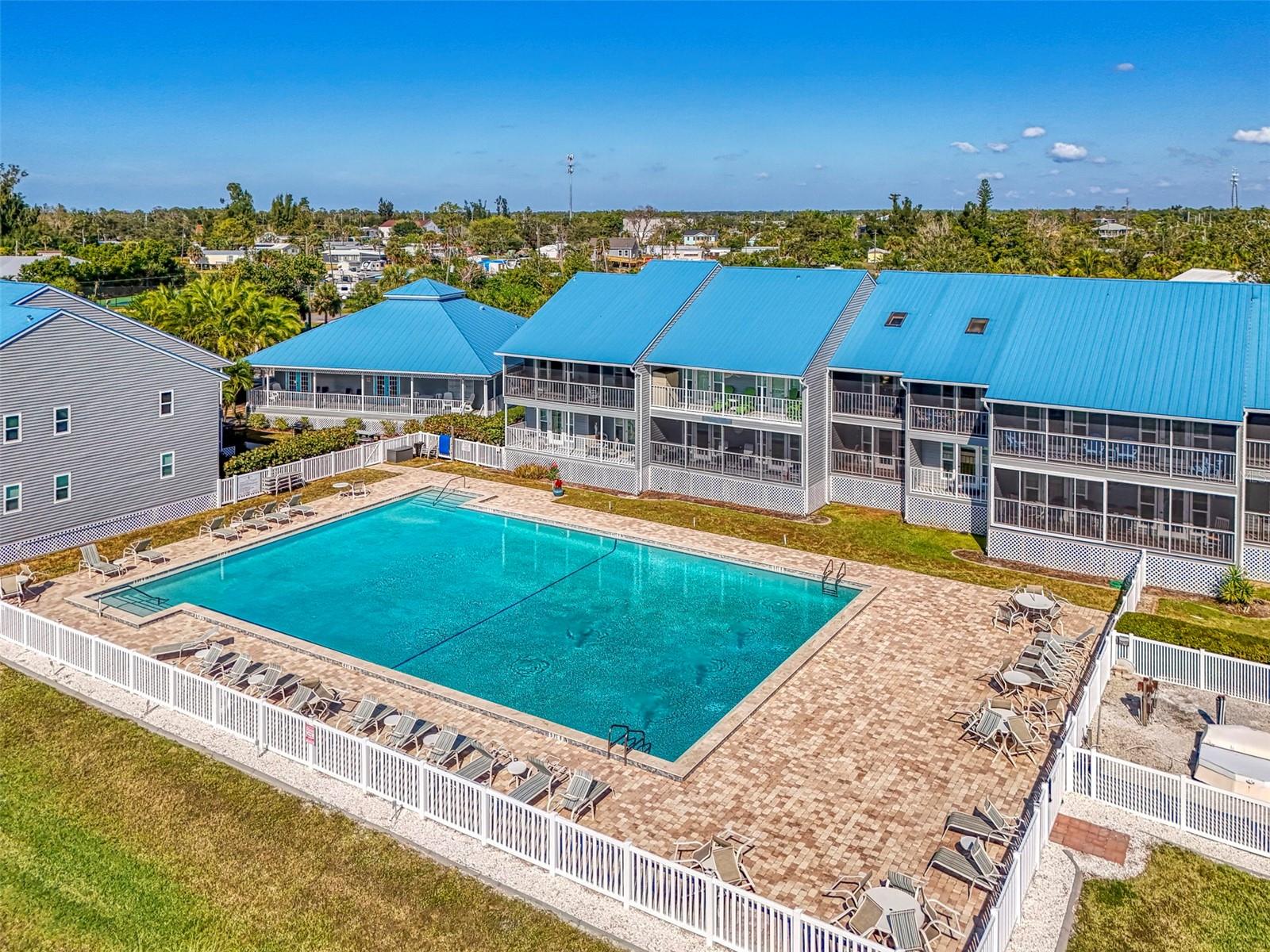 VILLAS AT HARBOUR VILLAGE - Residential