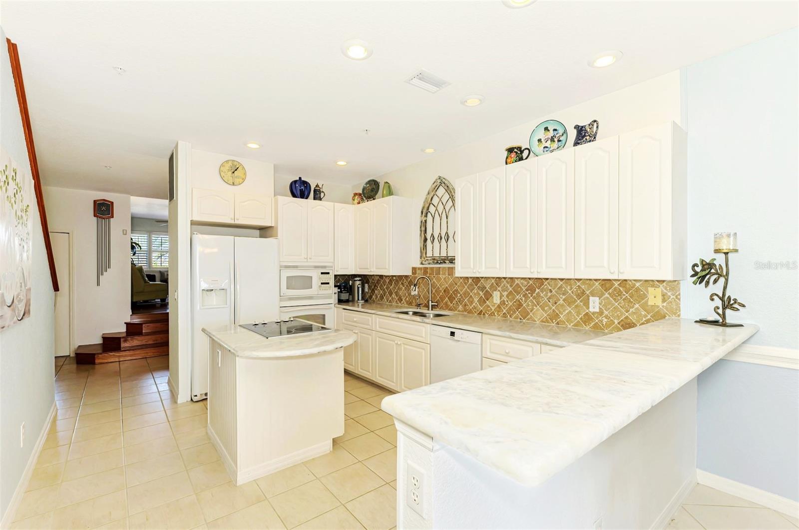 VILLAS AT HARBOUR VILLAGE - Residential