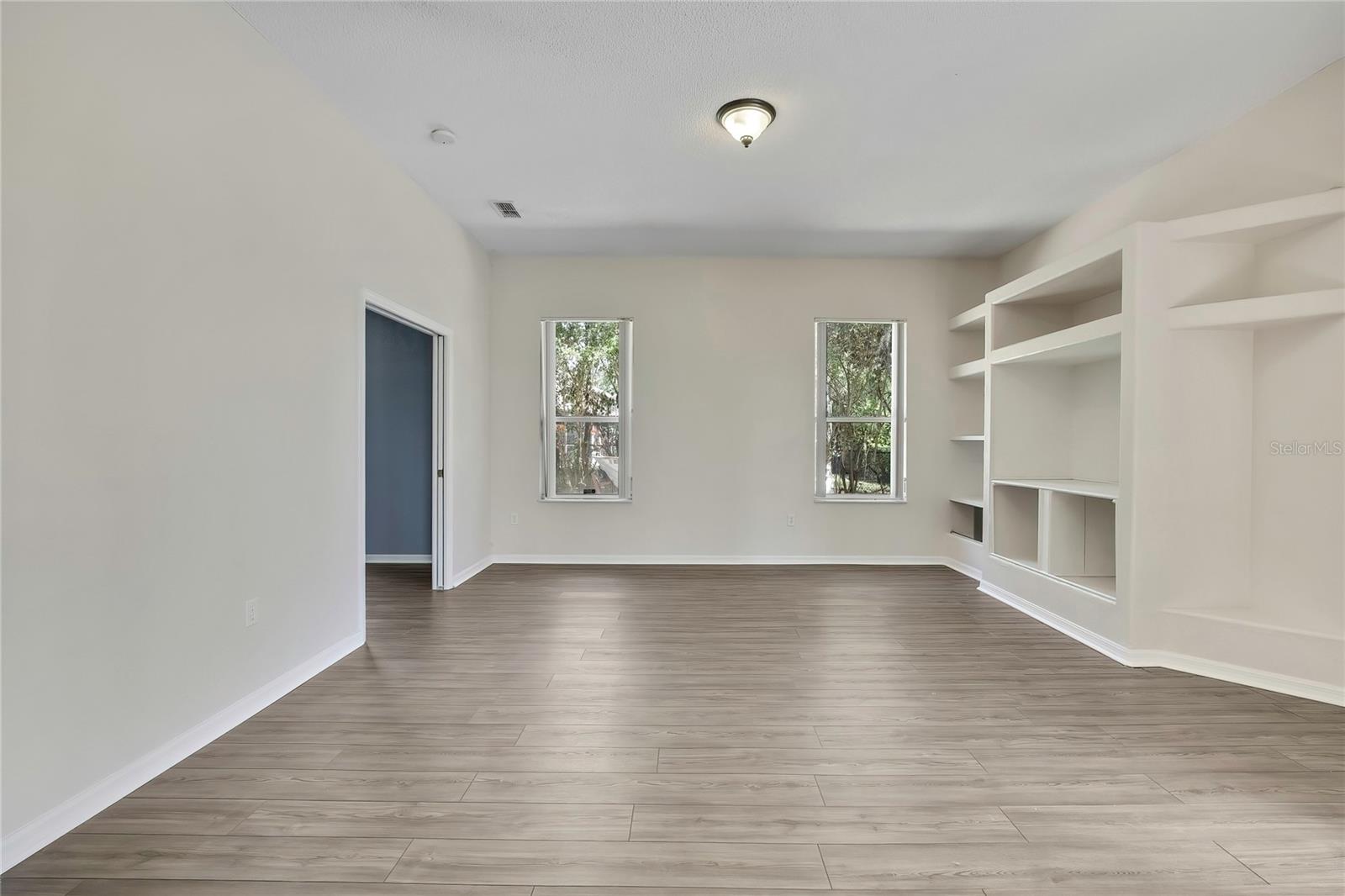 SPRING HILL - Residential