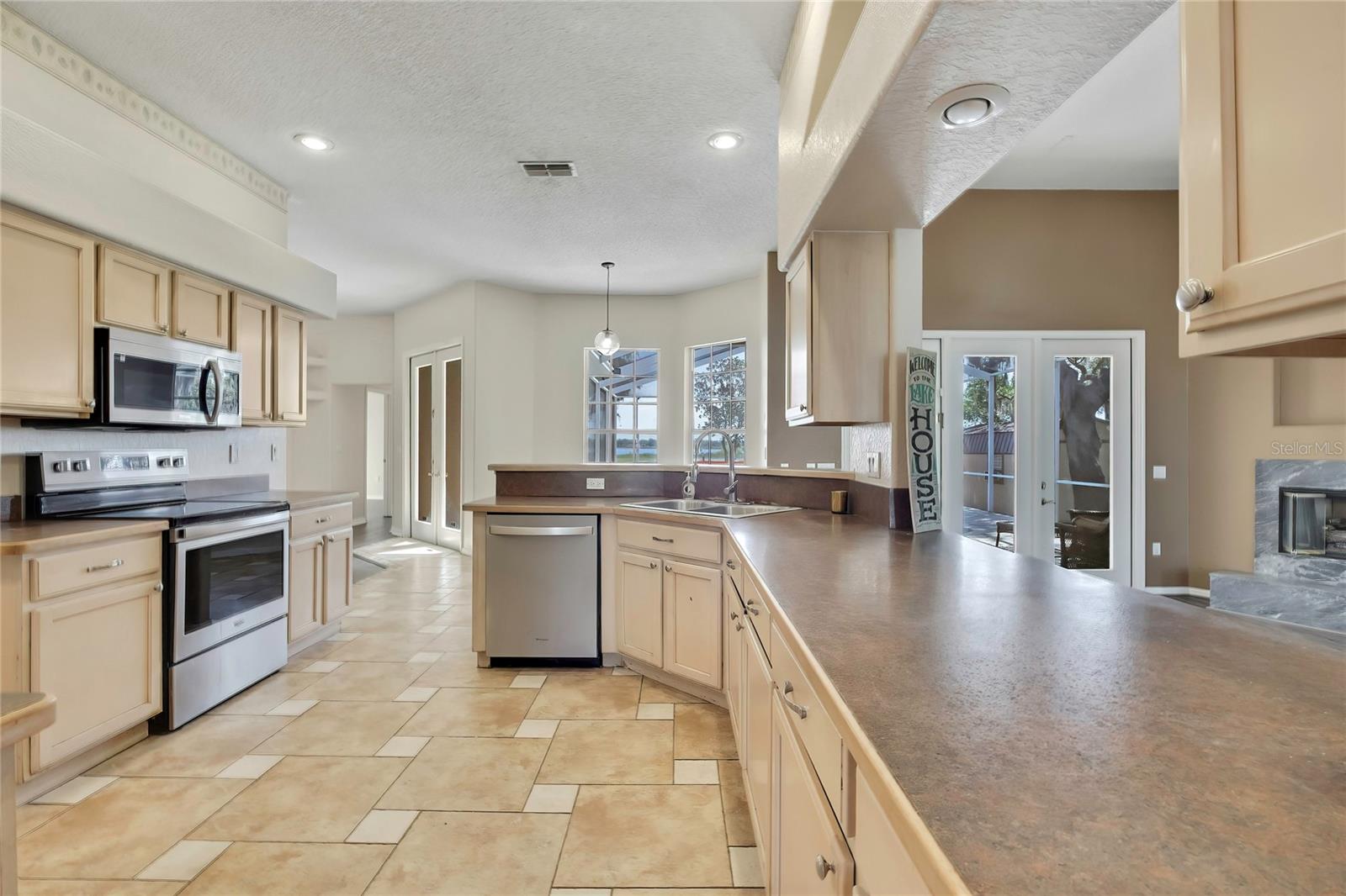 SPRING HILL - Residential