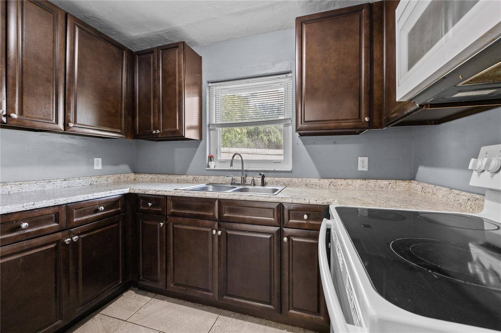 ALACHUA REALTY CO ADD TO ALACHUA - Residential