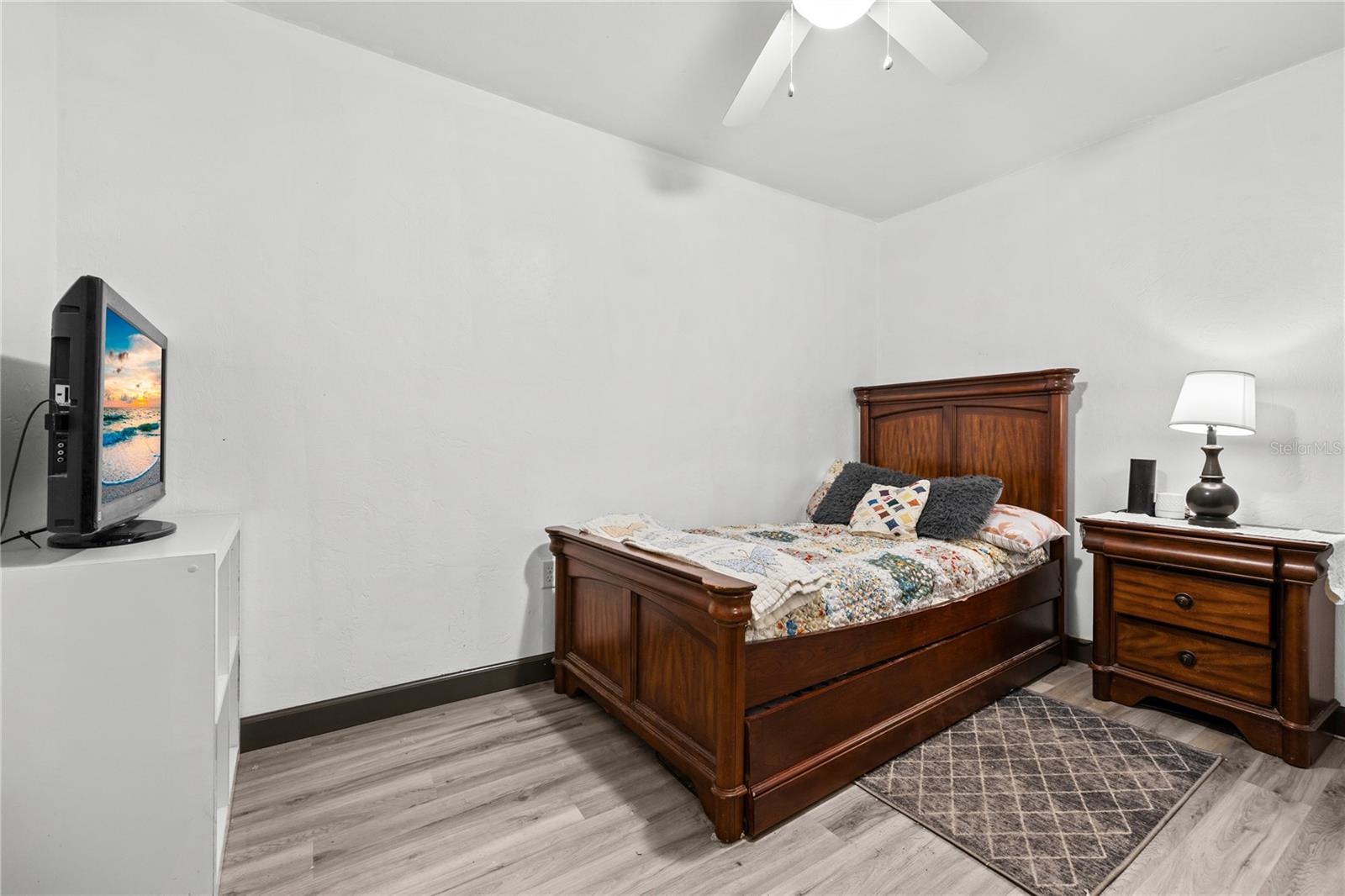 ALACHUA REALTY CO ADD TO ALACHUA - Residential