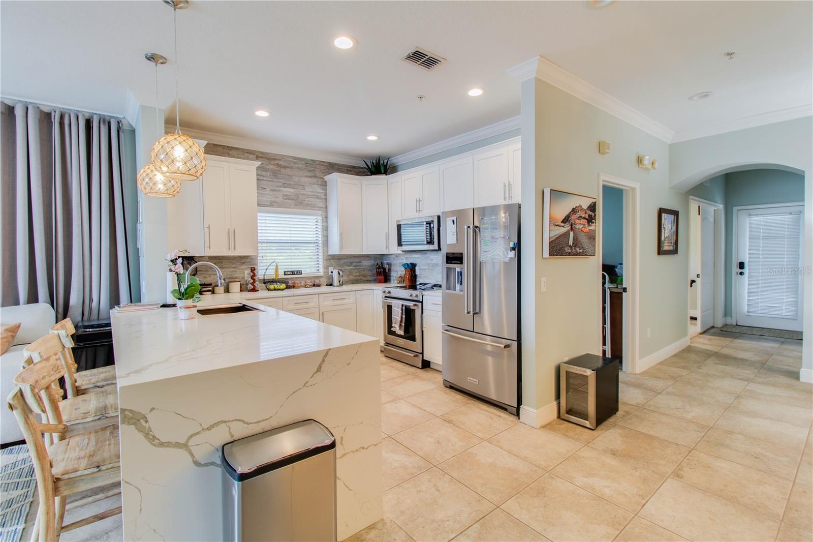 WINDWARD/LK CONWAY CONDO - Residential Lease