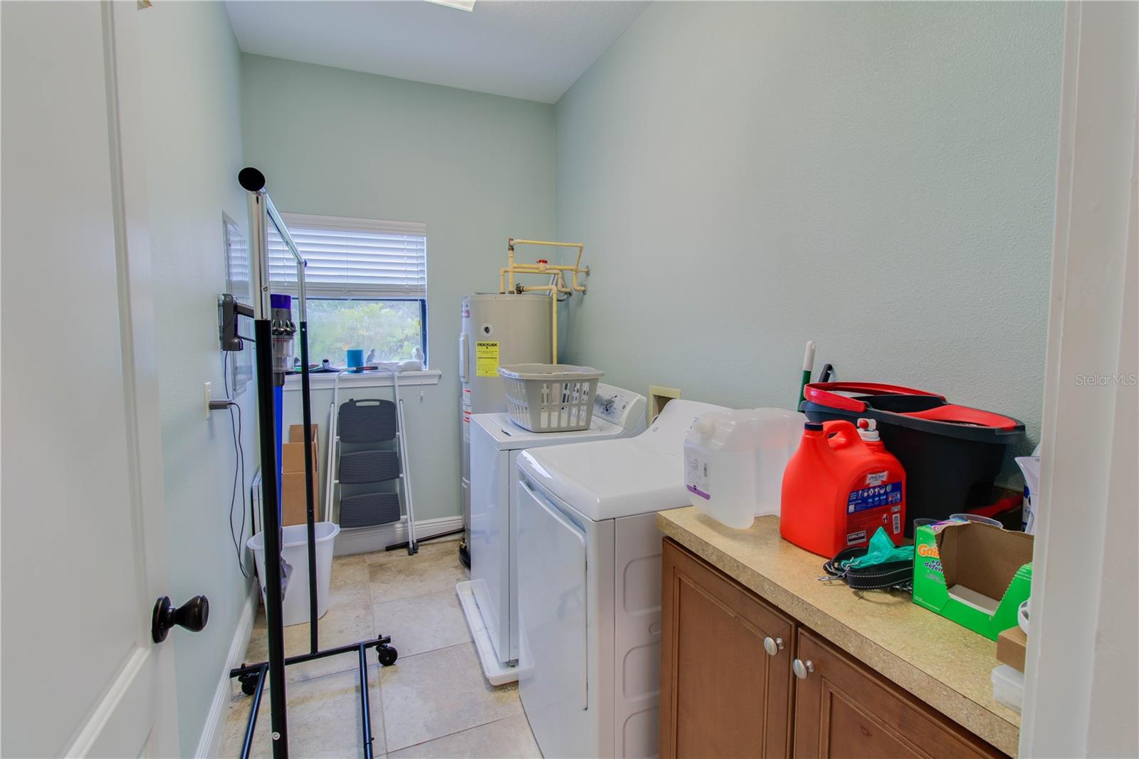 WINDWARD/LK CONWAY CONDO - Residential Lease