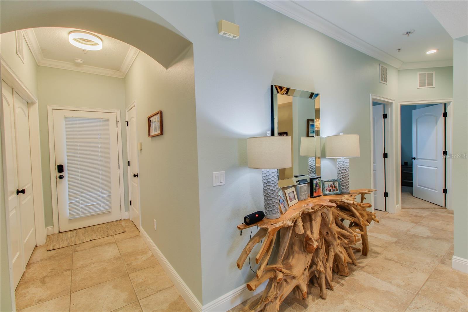 WINDWARD/LK CONWAY CONDO - Residential Lease