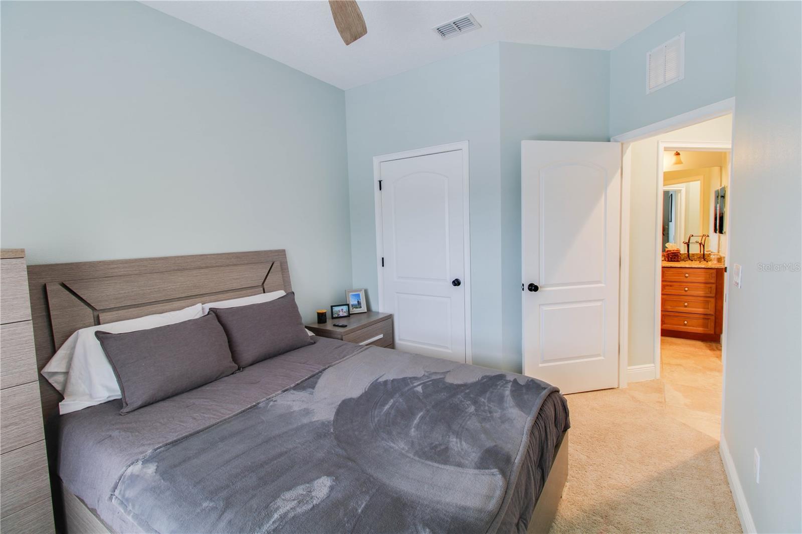 WINDWARD/LK CONWAY CONDO - Residential Lease