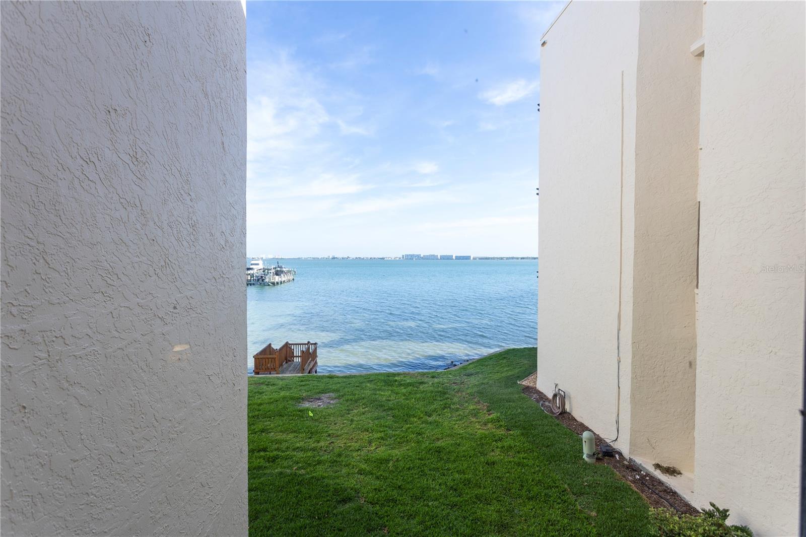 LA PUERTA DEL SOL CONDO - Residential