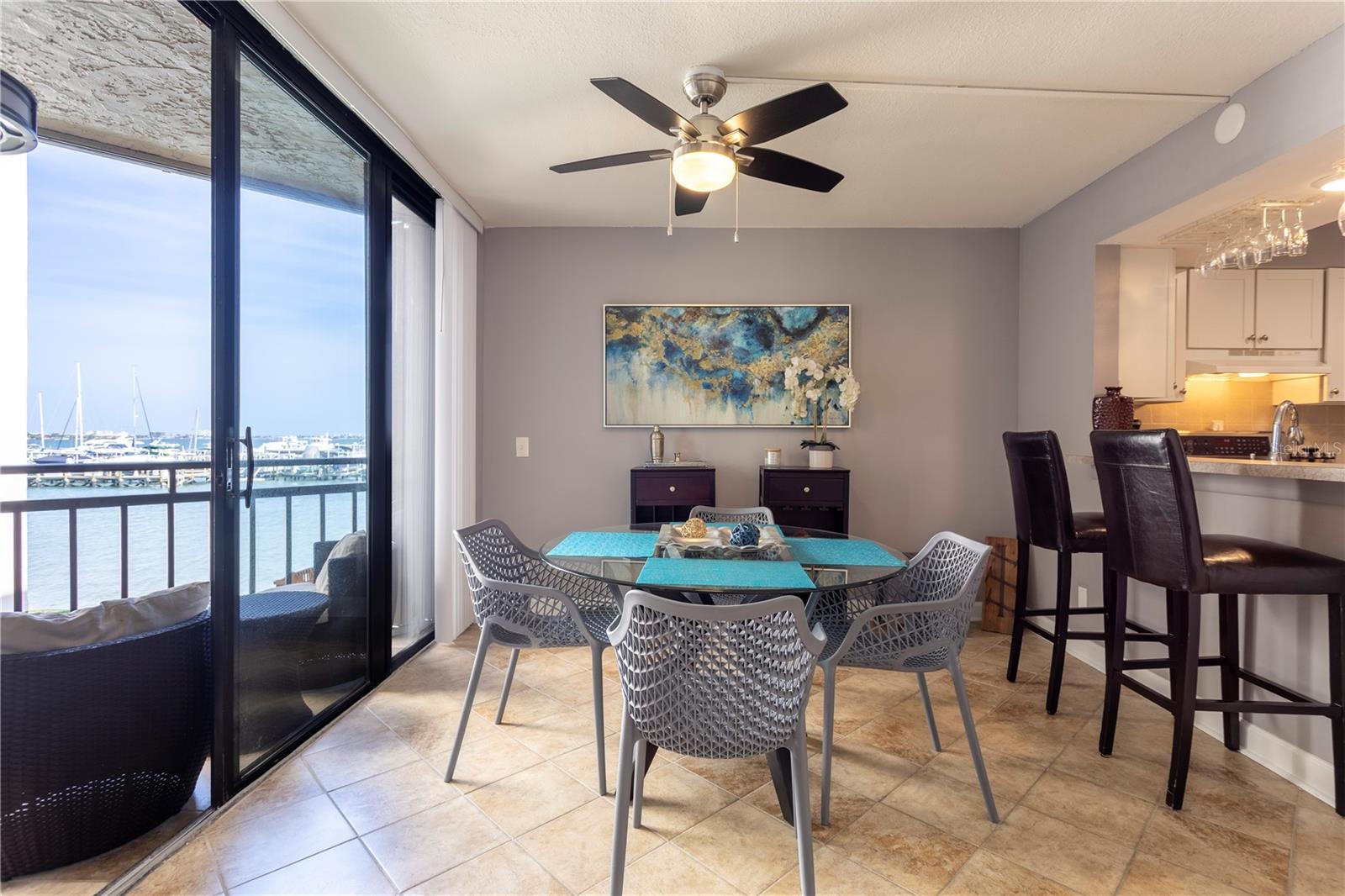 LA PUERTA DEL SOL CONDO - Residential
