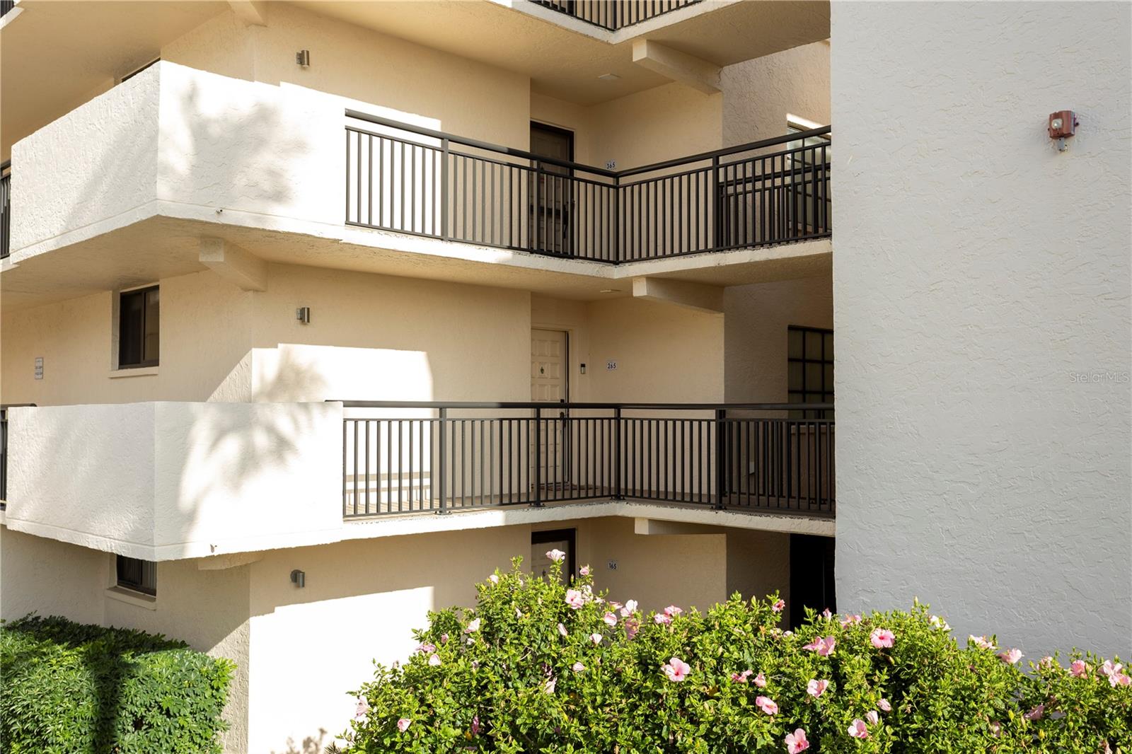 LA PUERTA DEL SOL CONDO - Residential