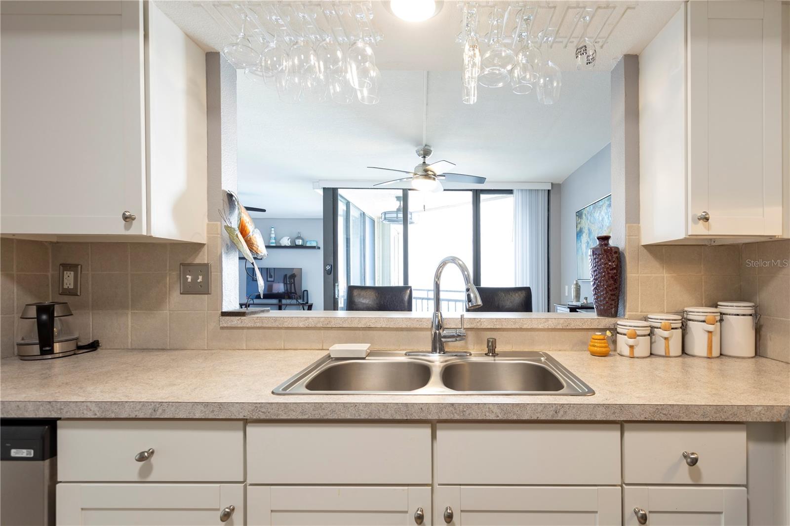 LA PUERTA DEL SOL CONDO - Residential