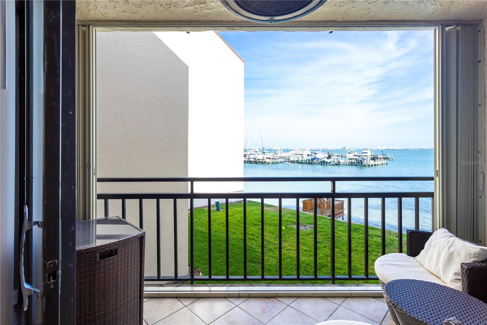 LA PUERTA DEL SOL CONDO - Residential