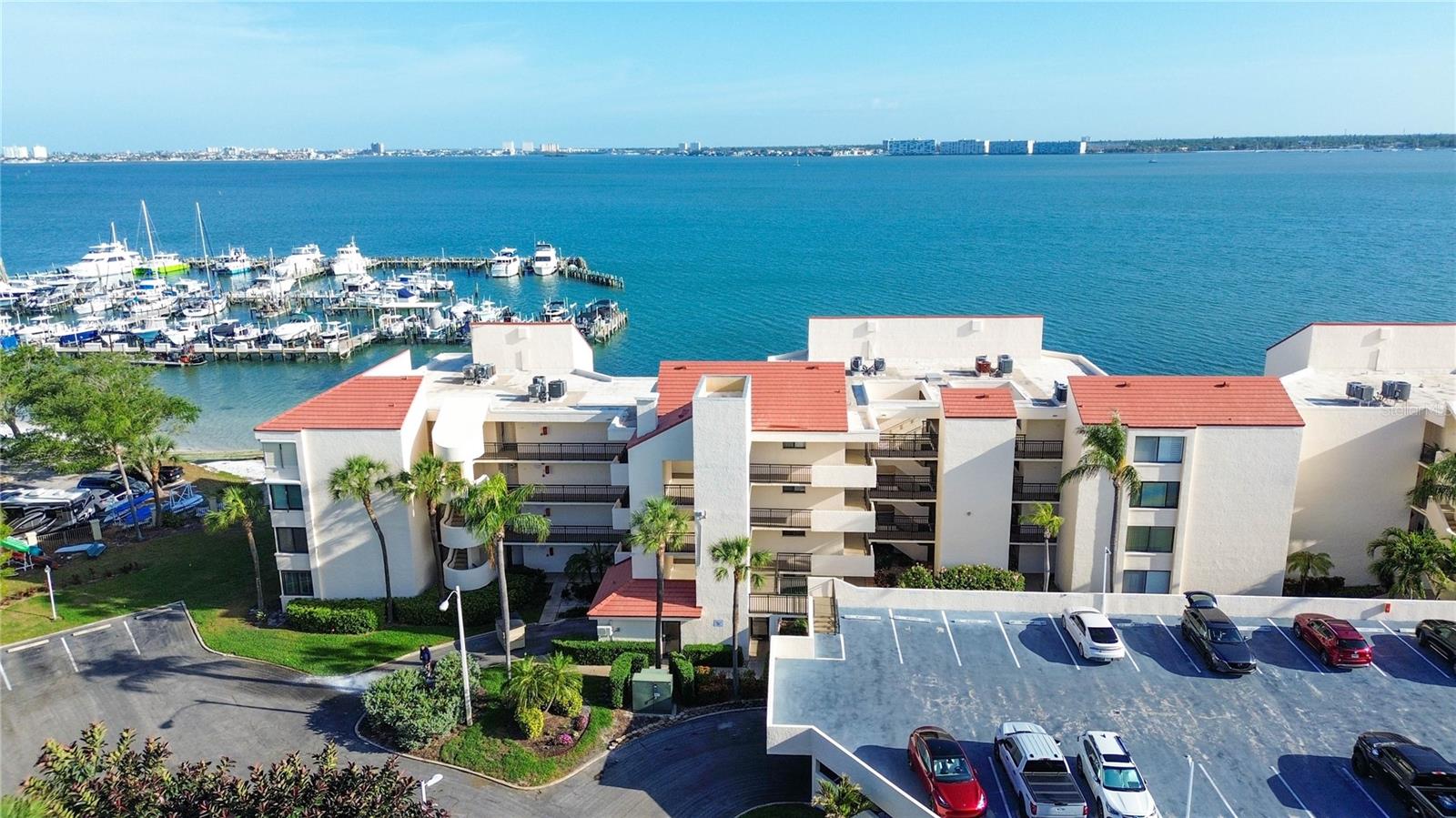 LA PUERTA DEL SOL CONDO - Residential