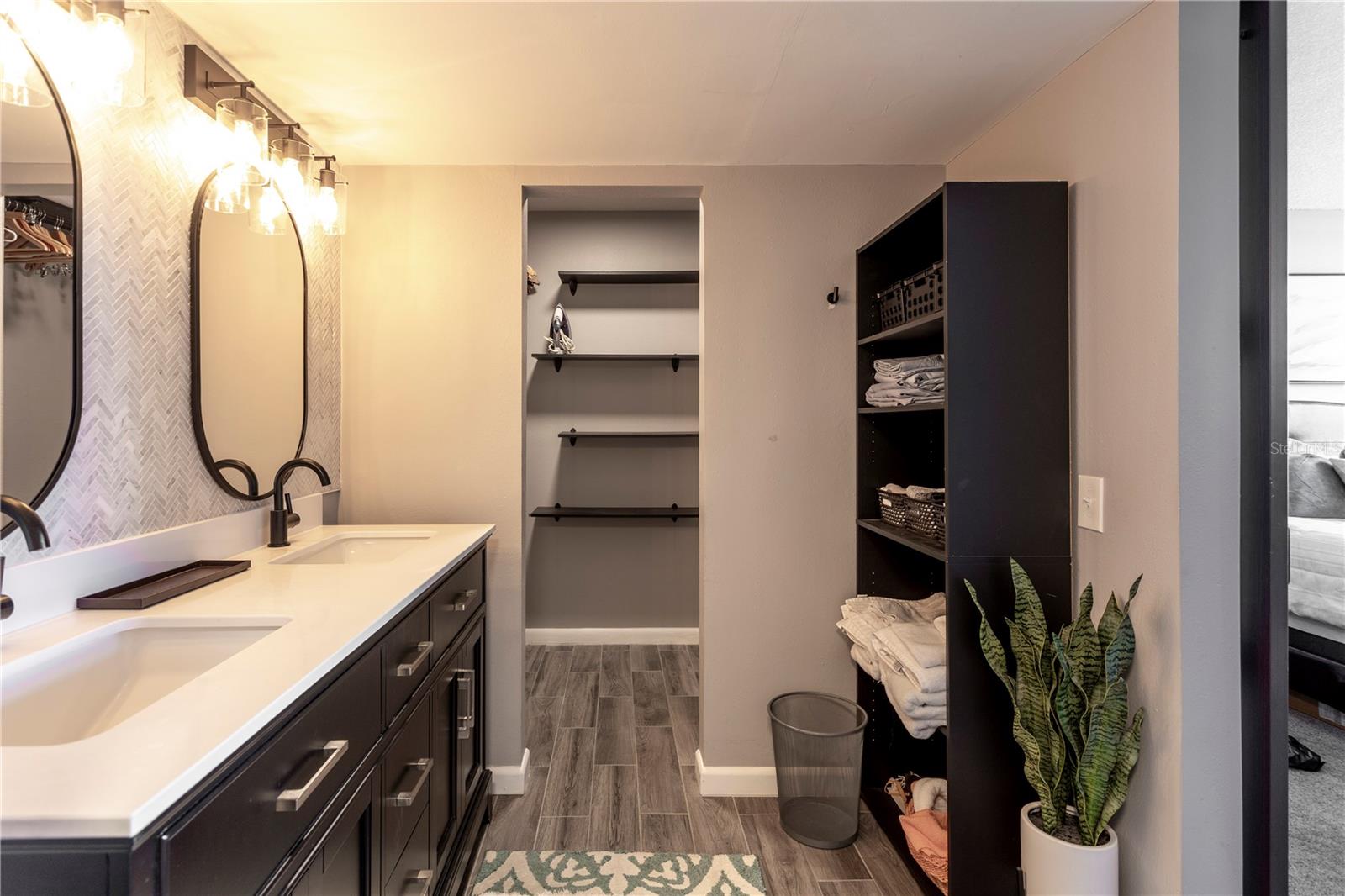 LA PUERTA DEL SOL CONDO - Residential