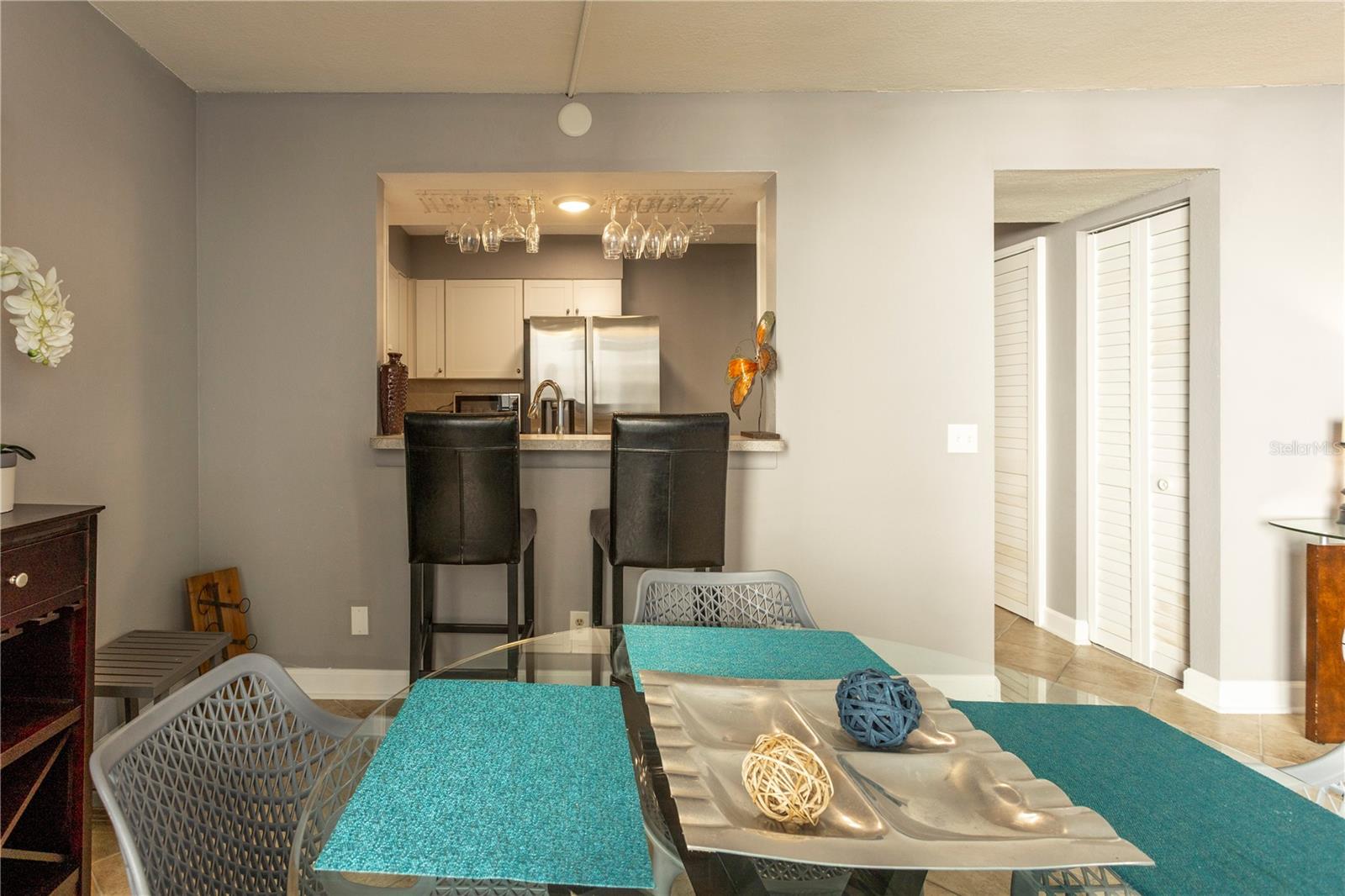 LA PUERTA DEL SOL CONDO - Residential