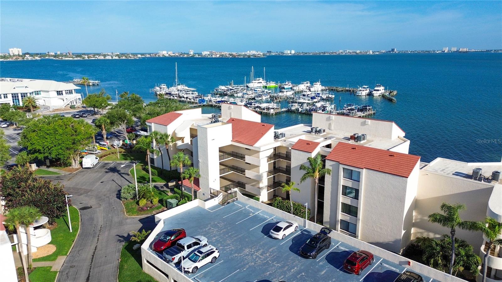 LA PUERTA DEL SOL CONDO - Residential