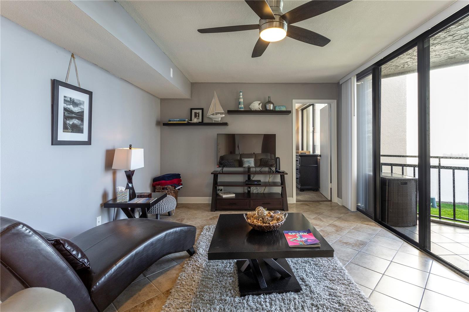 LA PUERTA DEL SOL CONDO - Residential