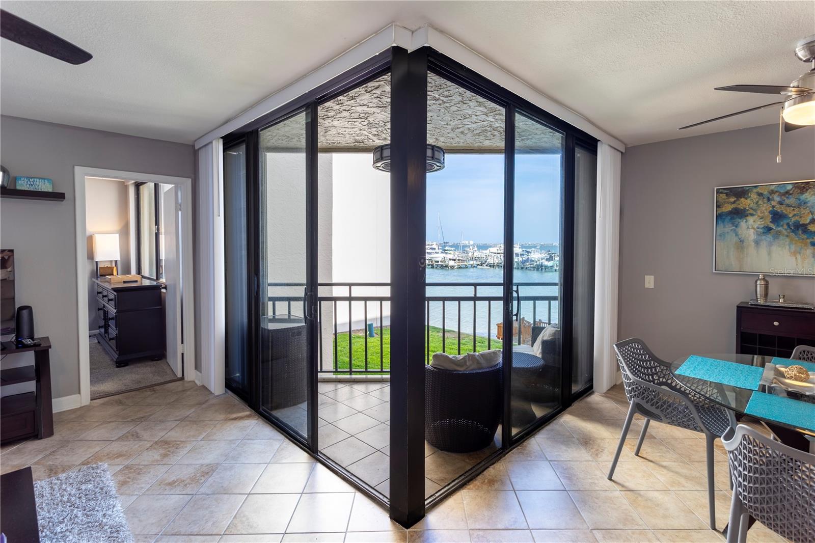 LA PUERTA DEL SOL CONDO - Residential