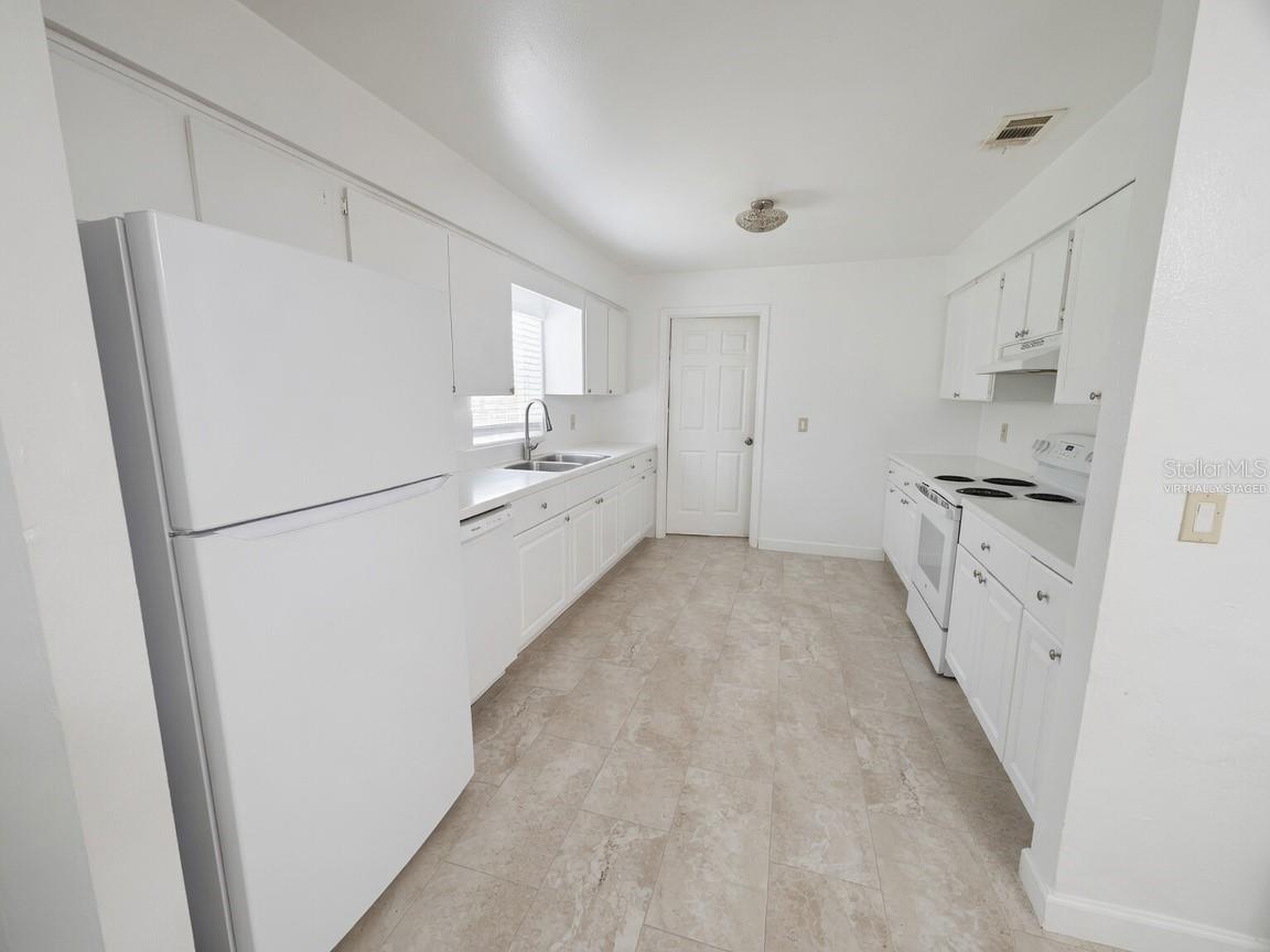 31 DEACON JONES BOULEVARD A & B