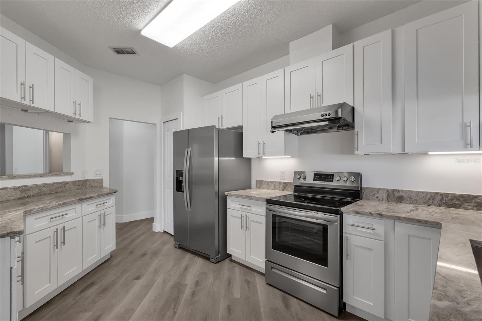 PEMBROOKE - Residential