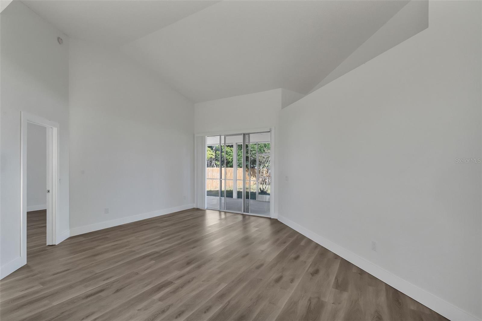 PEMBROOKE - Residential