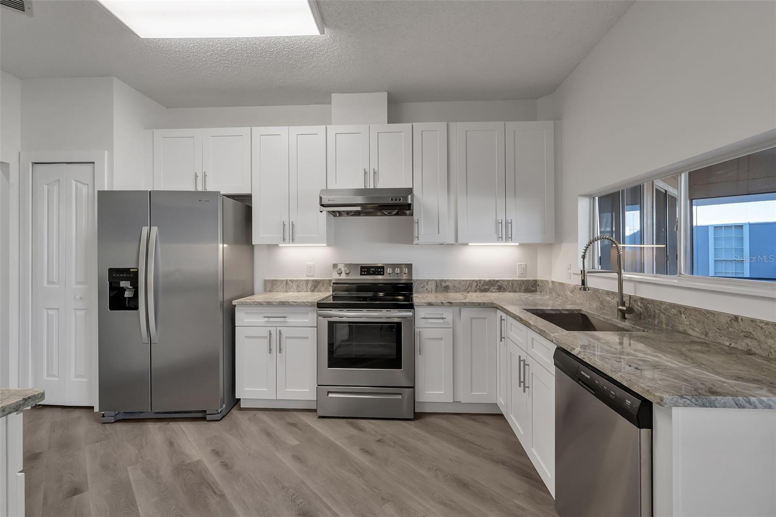 PEMBROOKE - Residential