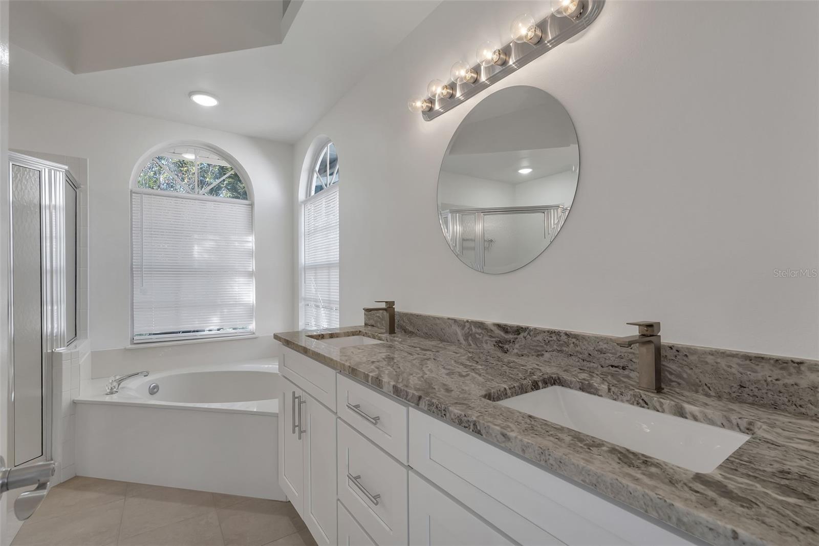 PEMBROOKE - Residential