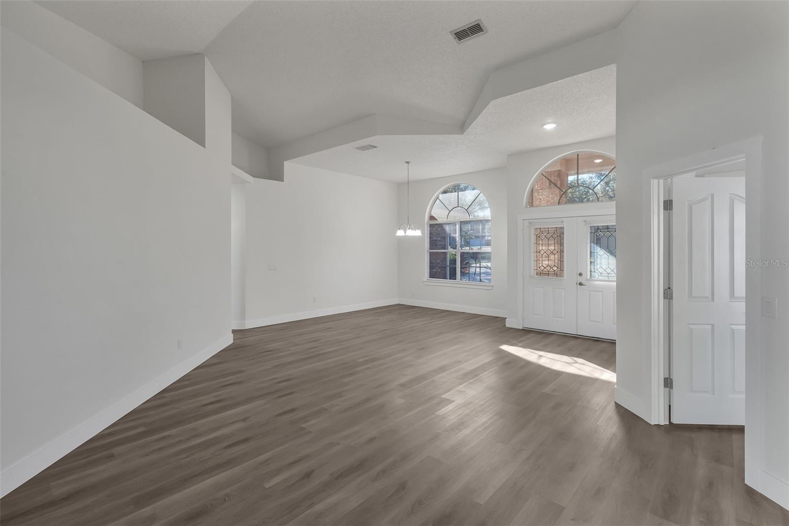 PEMBROOKE - Residential