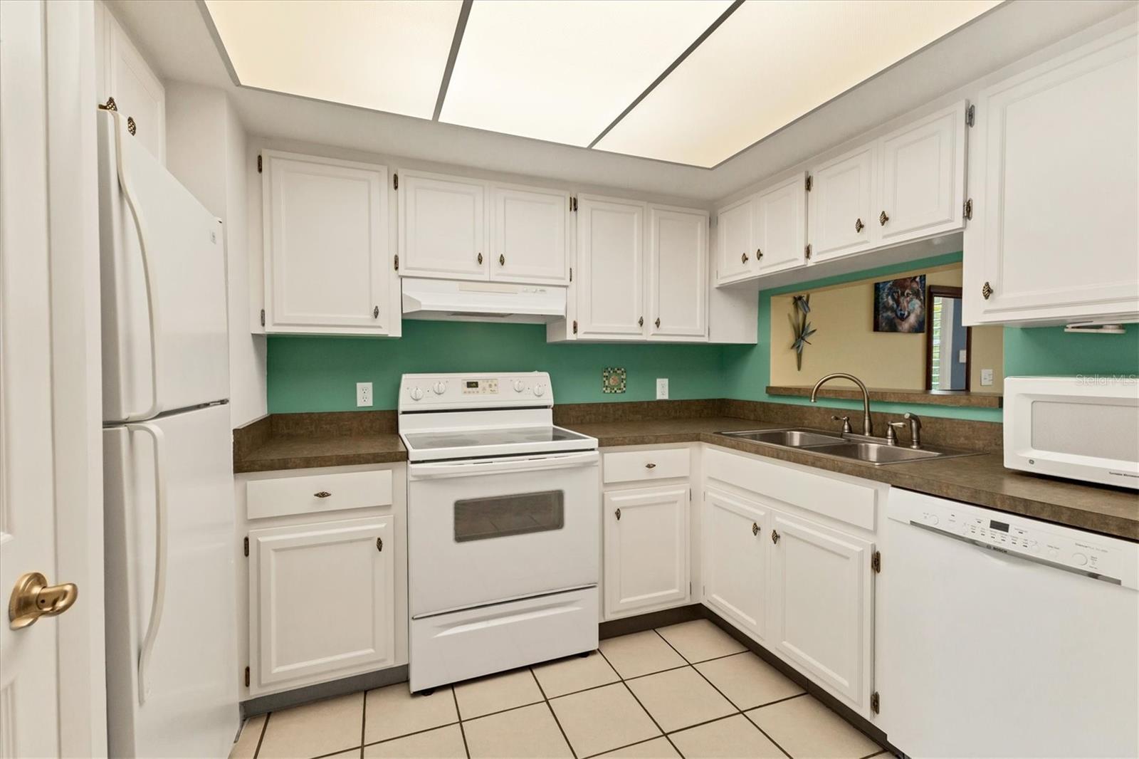 BEACH MANOR VILLAS SOUTH - Residential