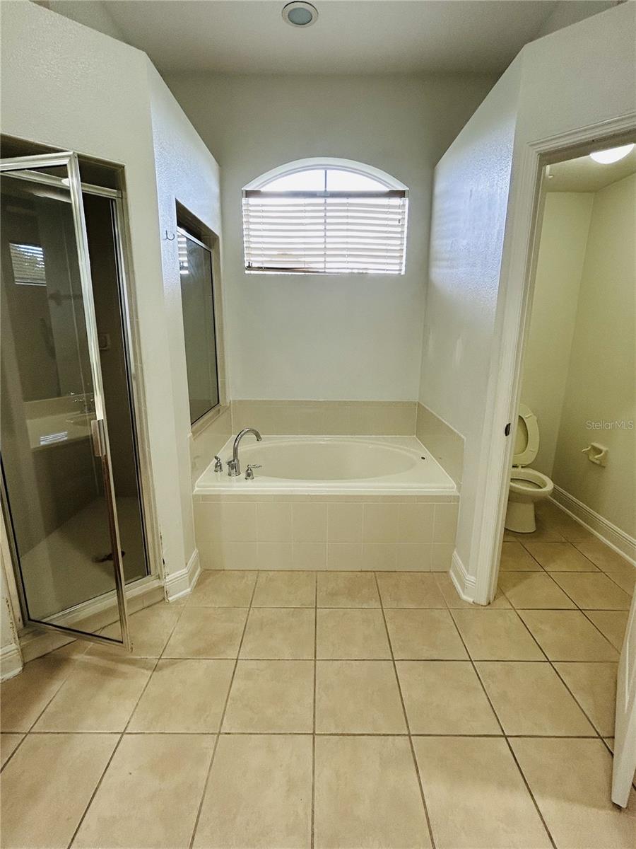 1642 CHANDELLE LANE