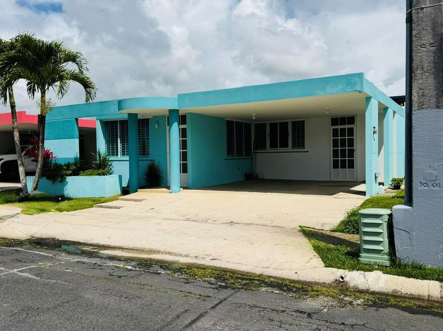 Ciudad Primavera, Cidra, PR Located in a gated community, this property offers a peaceful and family-friendly environment, as well as excellent recreational facilities including a basketball court, play area, and a gazebo for activities. The residence has a comfortable and functional layout:
• 3 bedrooms
• 2 bathrooms
• Double carport
• Living room
• Dining room
• Kitchen
• Indoor laundry
Additionally, it has a comfortable yard of approximately 3605 ft2. Location: https://maps.app.goo.gl/AzG4weQepMrgmpGK6?g_st=ic
Sale price: $200,000. Qualifies for government assistance. HOA $55. To schedule a visit, you are required to send a pre-qualification letter. Remember to include your phone number. Showings will begin on March 14, 2026.