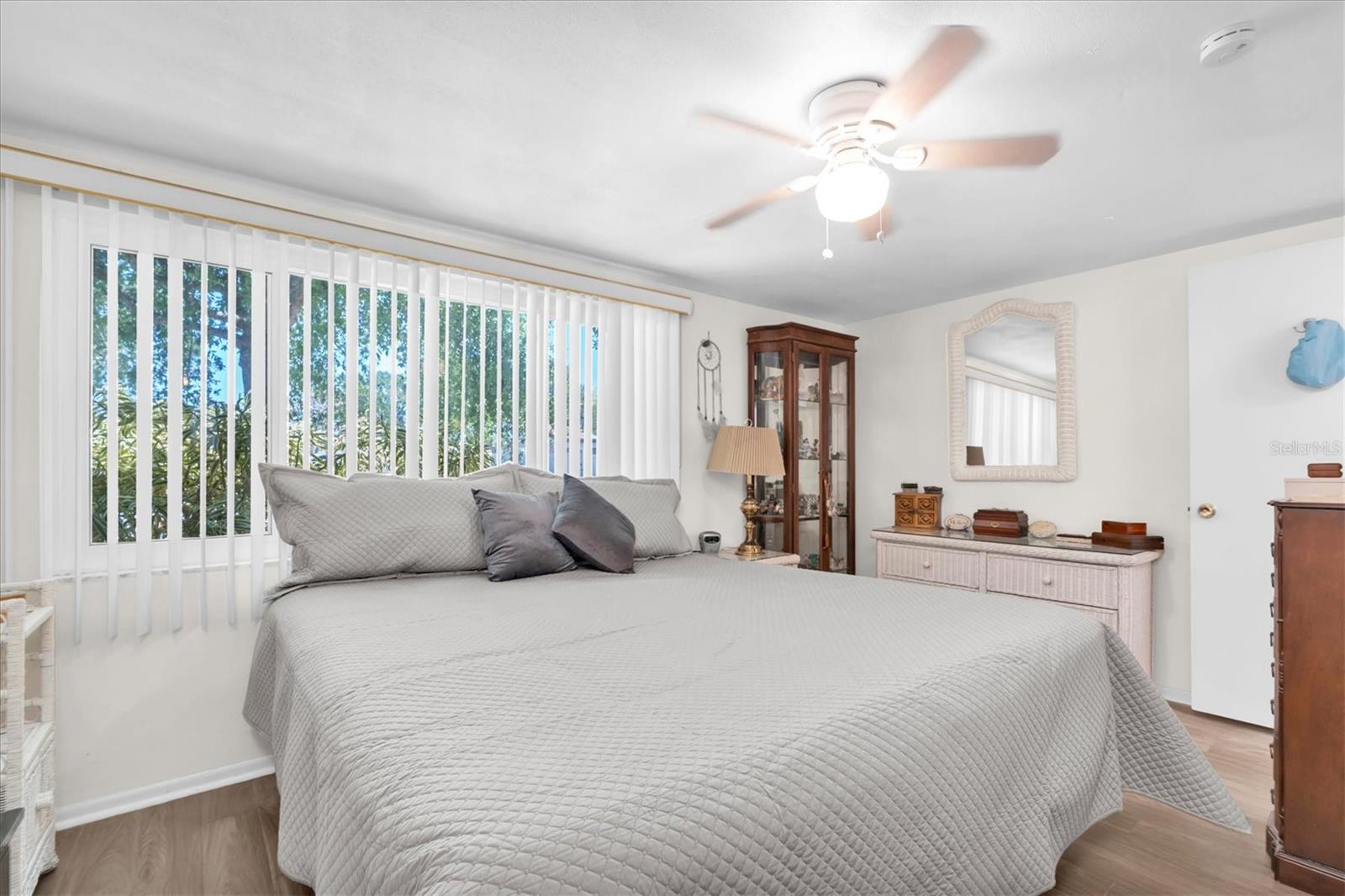 BEACON SQUARE - Residential