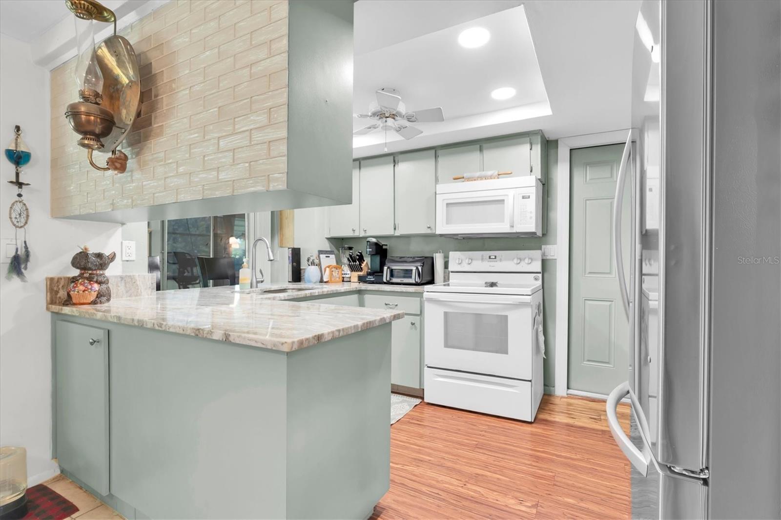 BEACON SQUARE - Residential