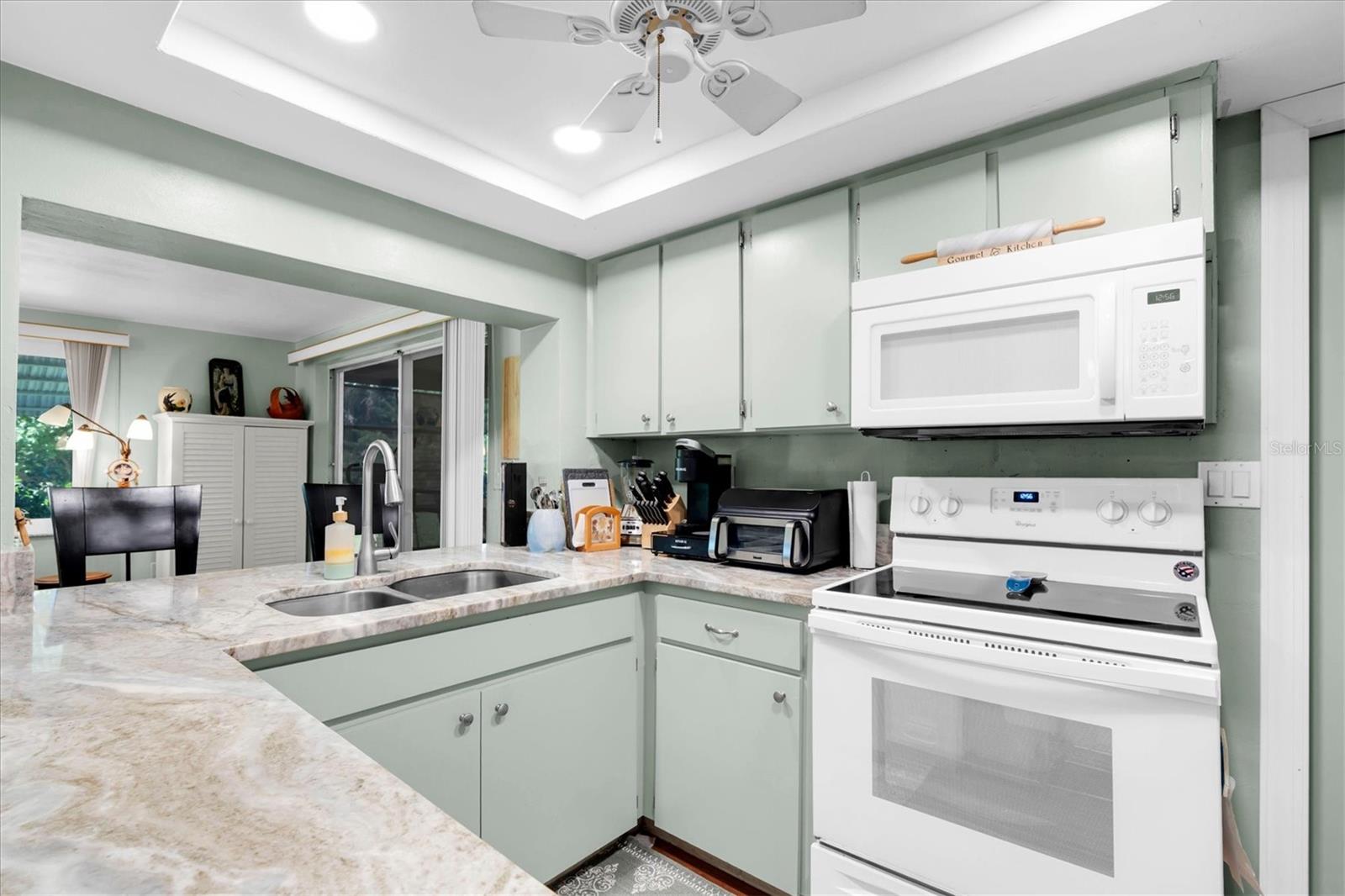 BEACON SQUARE - Residential