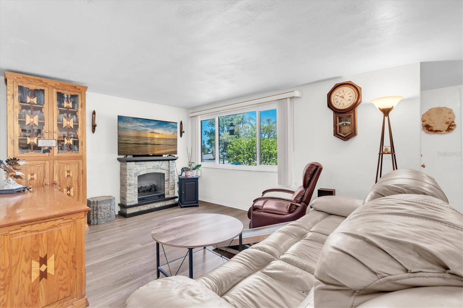 BEACON SQUARE - Residential