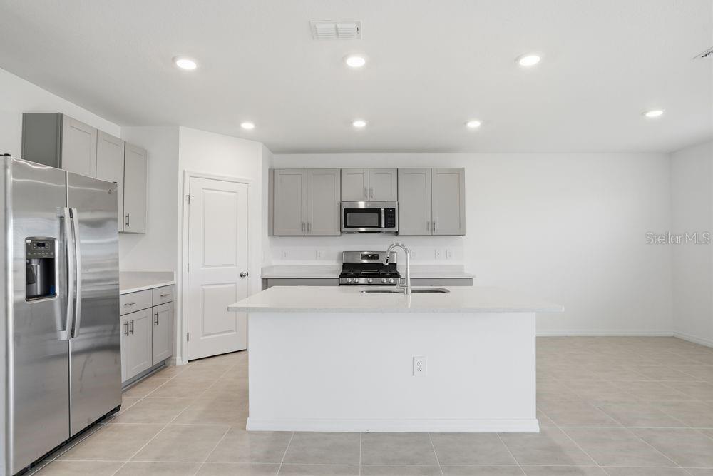 13239 COMMONS AVENUE