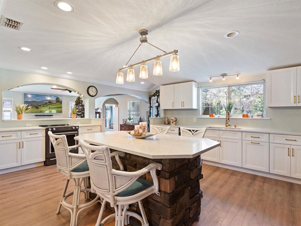 Photo of 122 Bearss Circle, Longwood, FL 32750 (MLS # O6418393)