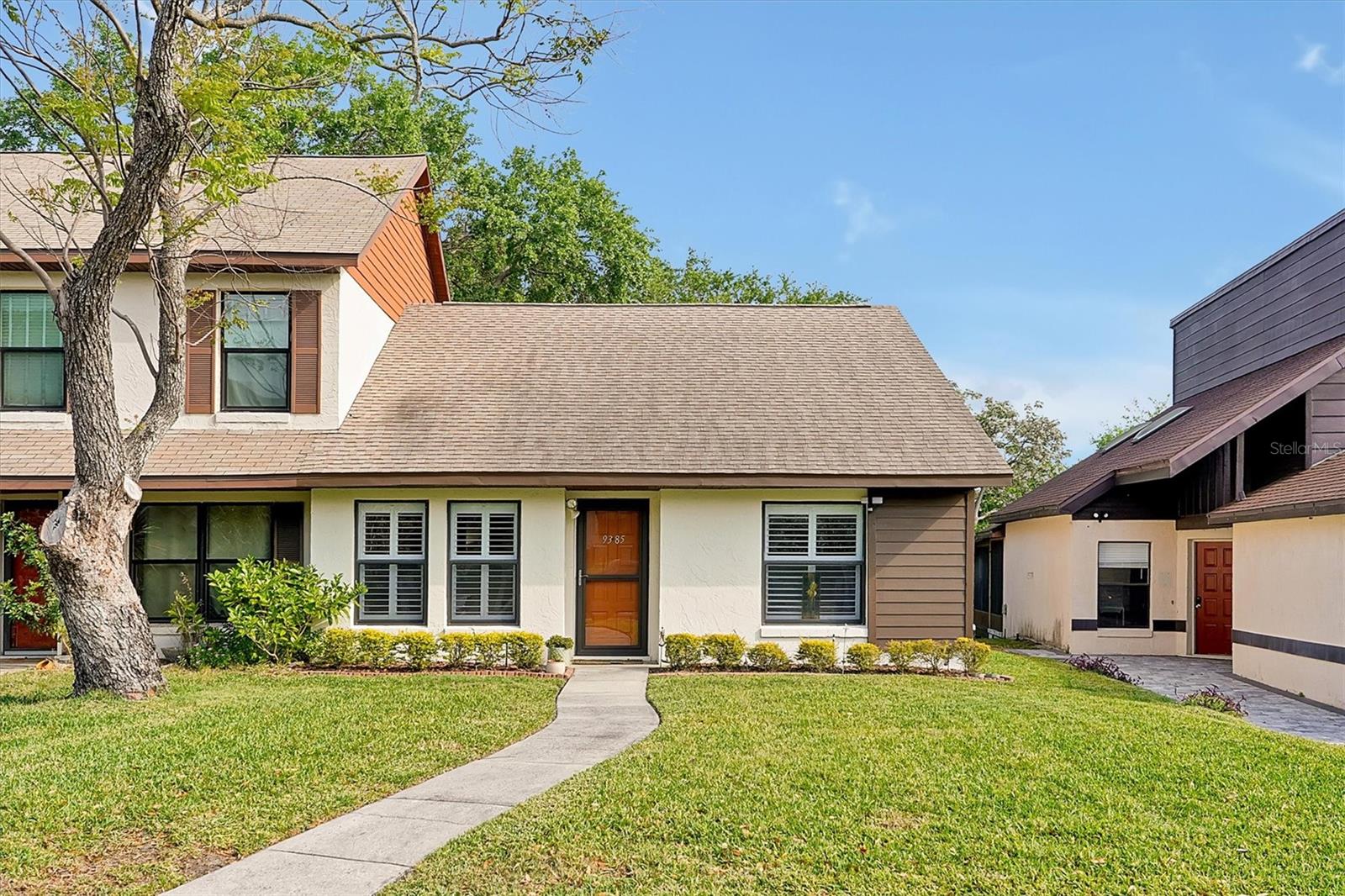 9385 LAKE LOTTA CIRCLE