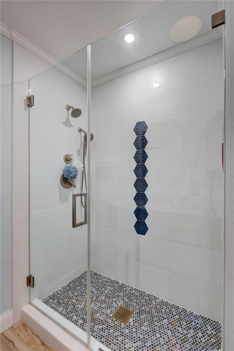 HIGHLAND LAKES VILLAS ON THE GREEN - Residential