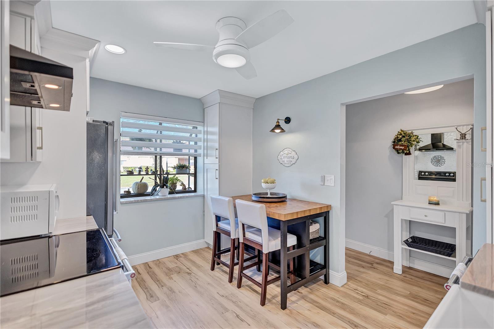 3390 STONEHAVEN COURT W A