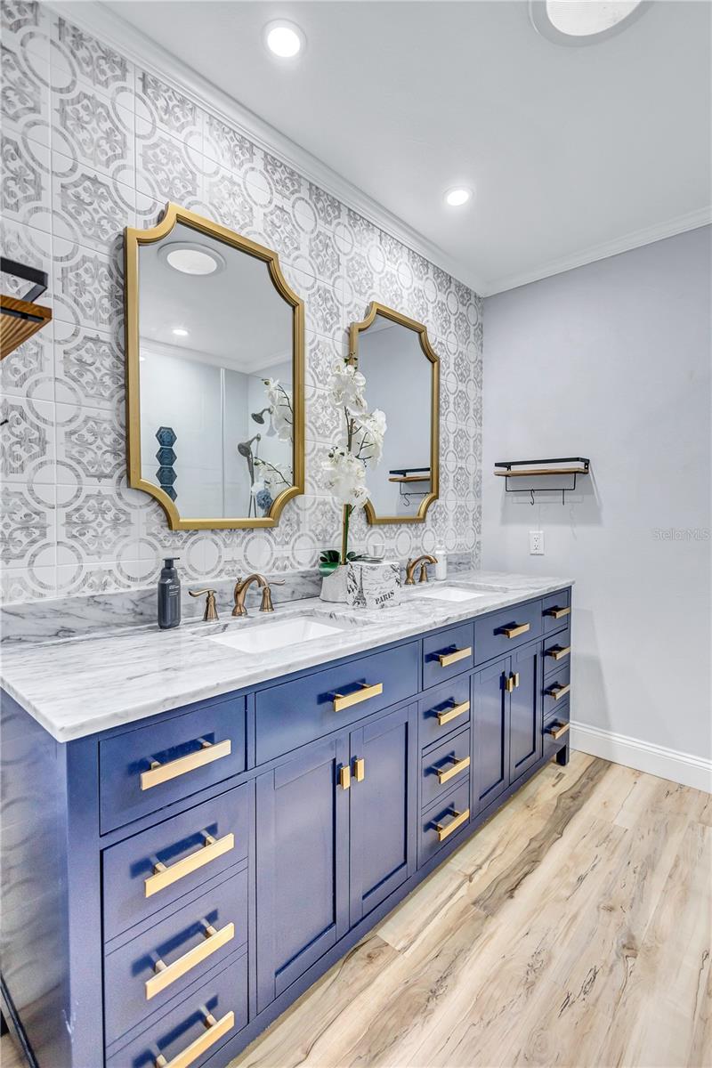 HIGHLAND LAKES VILLAS ON THE GREEN - Residential