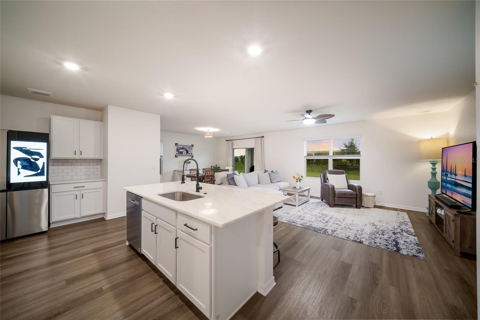 3471 HILLTOP CIRCLE