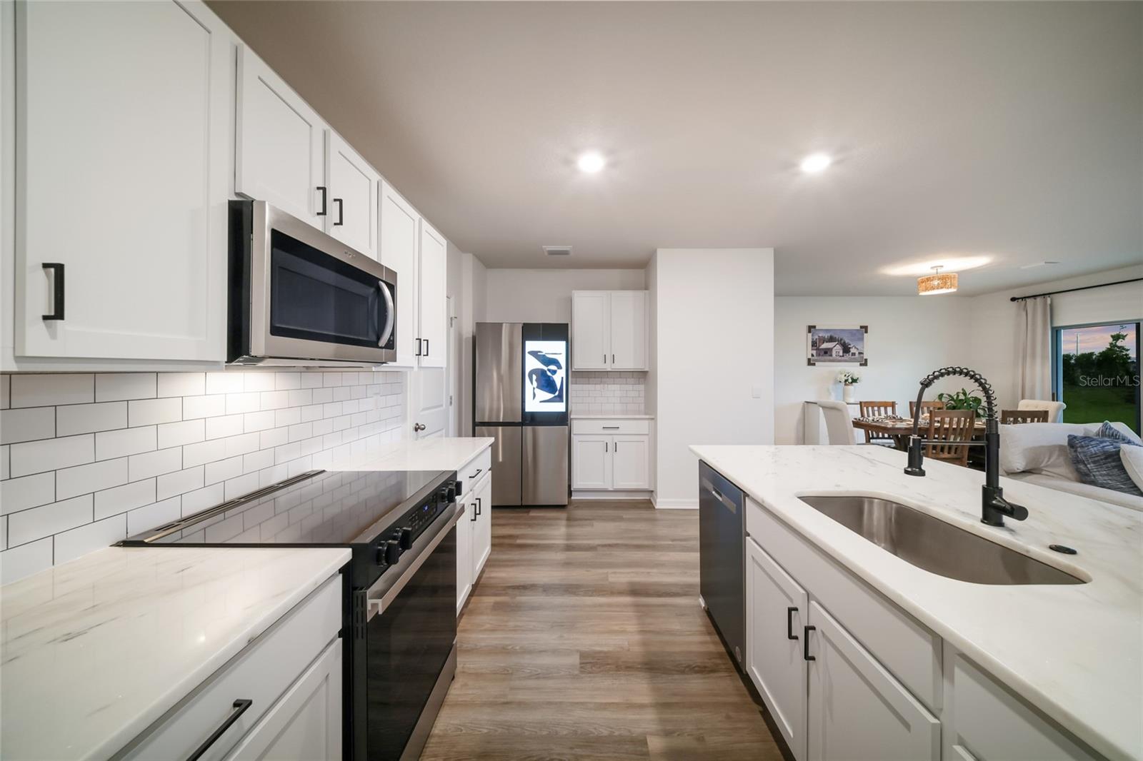 3471 HILLTOP CIRCLE