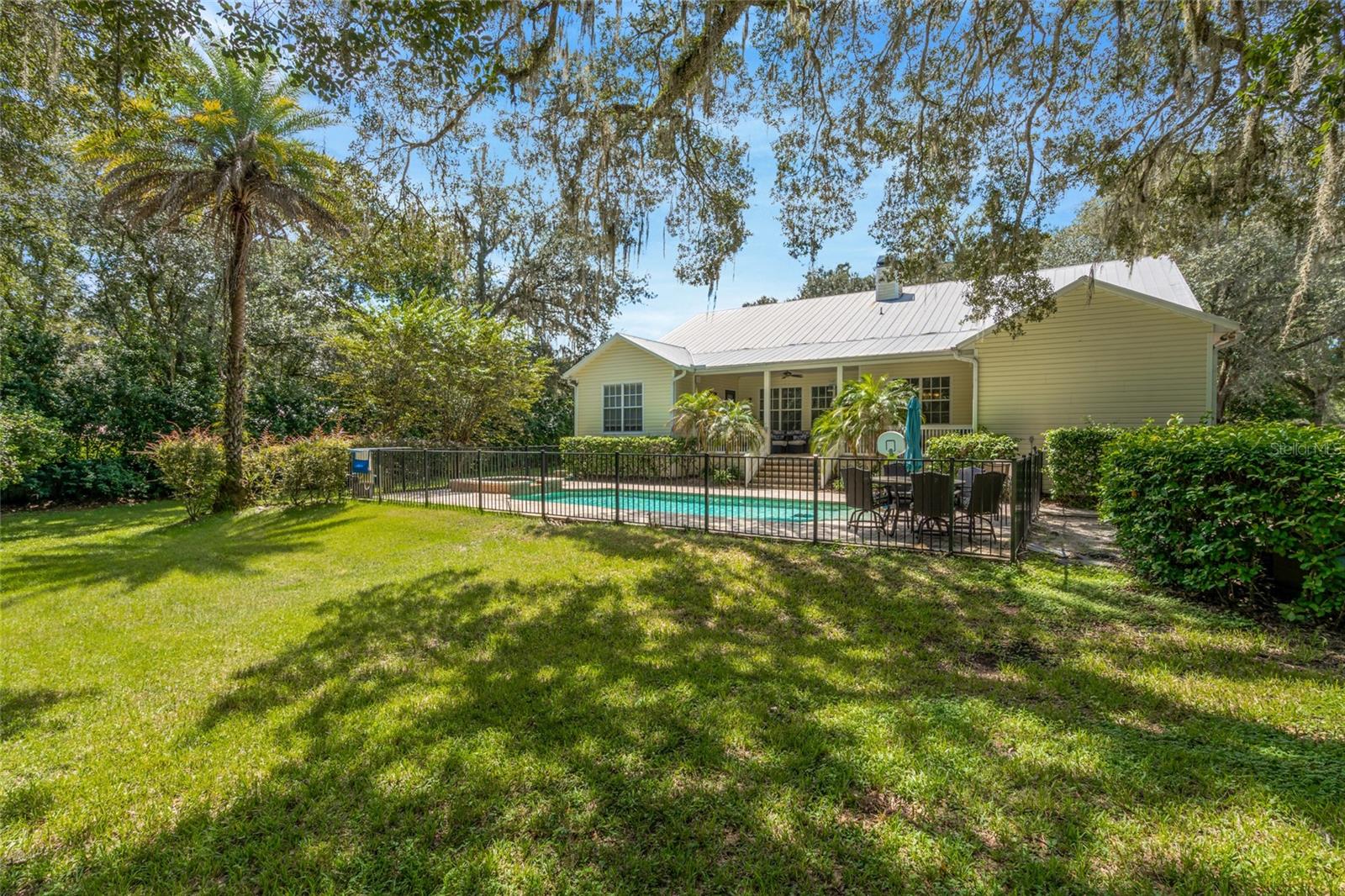 6122 REGINA PLACE