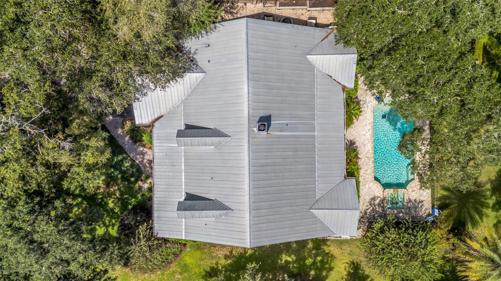 6122 REGINA PLACE