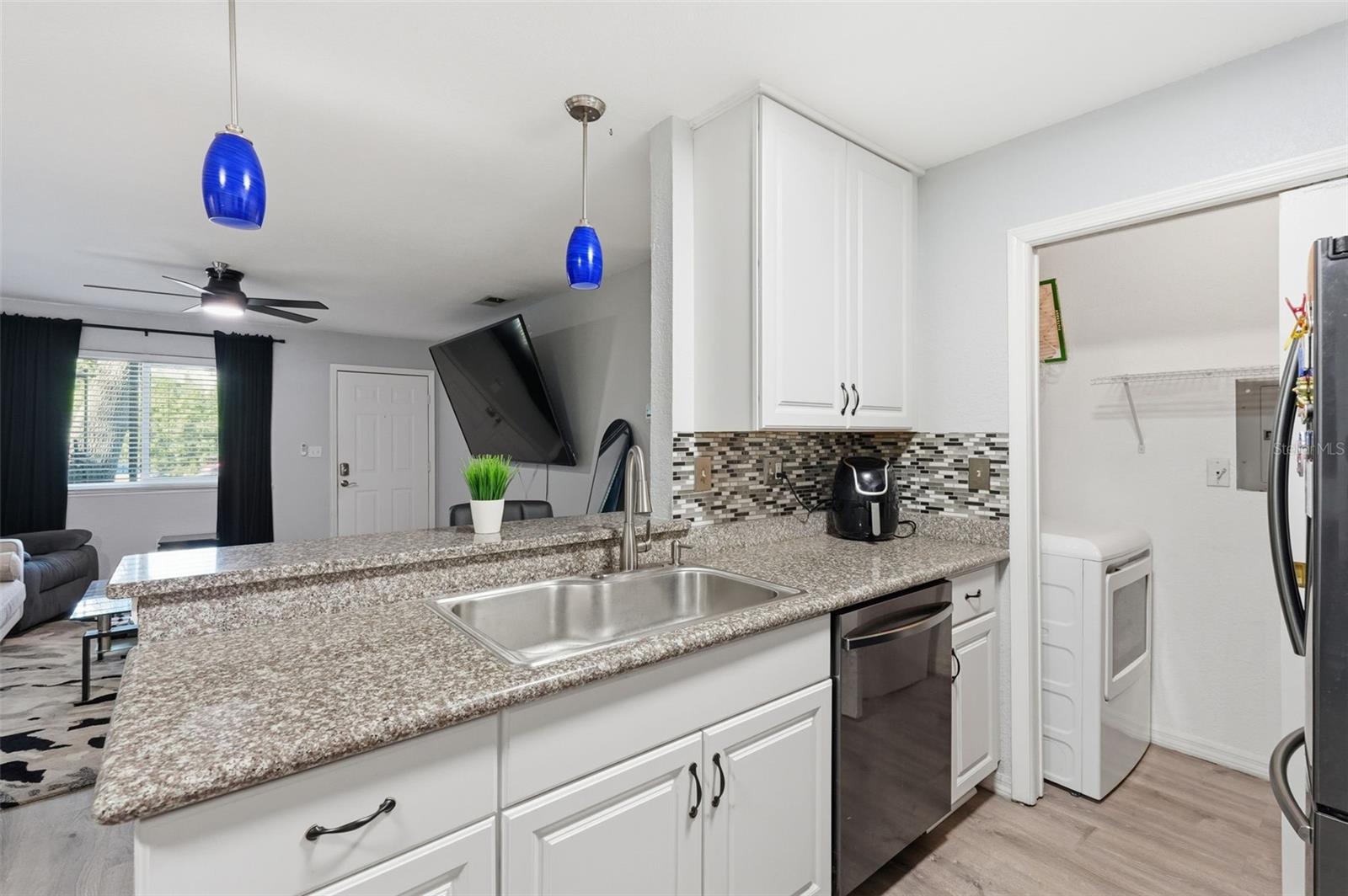 ITOPIA PRIVATE RESIDENCES CONDO - Residential