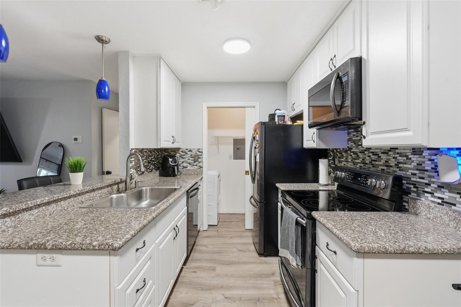 ITOPIA PRIVATE RESIDENCES CONDO - Residential